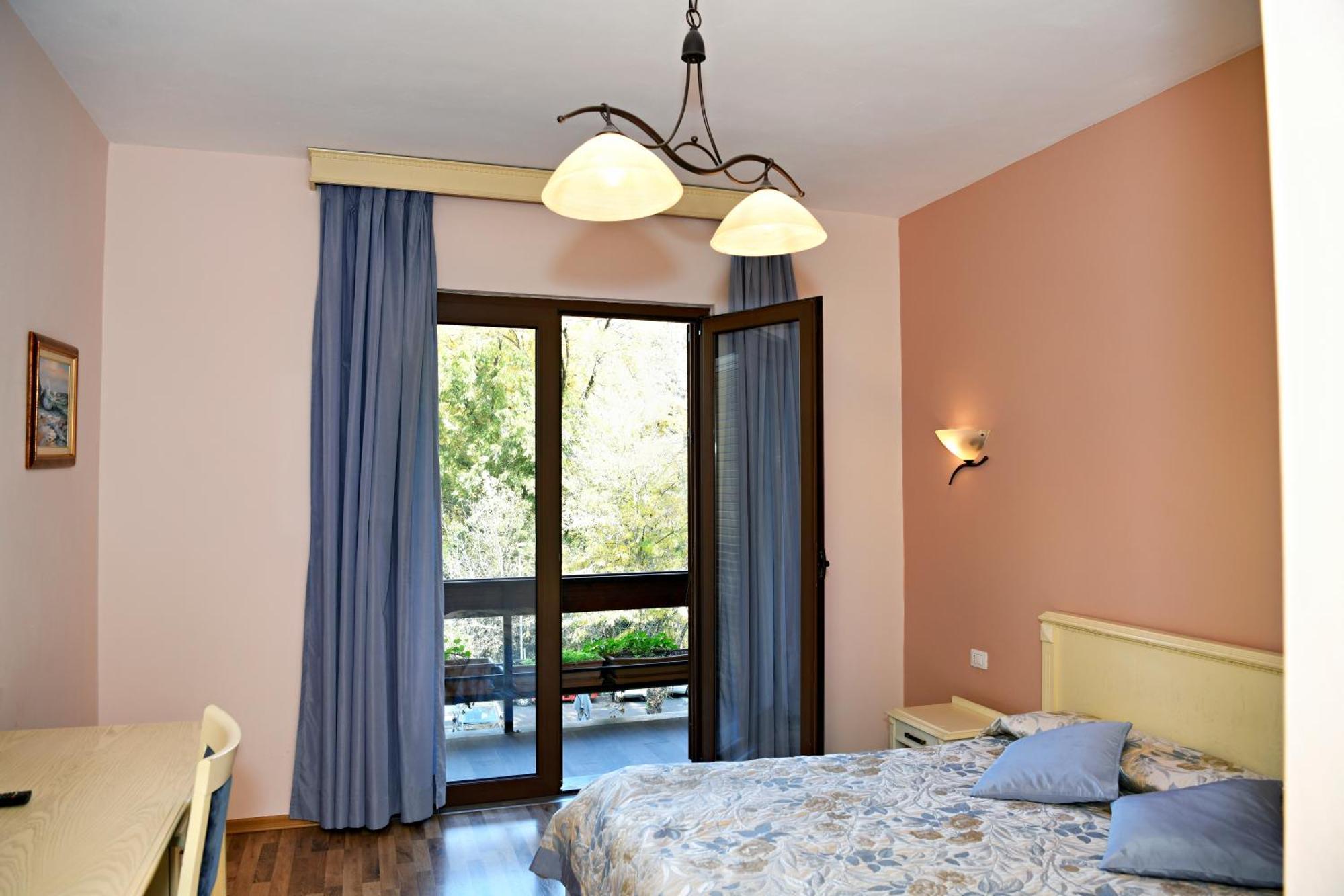 Hotel Restaurant Dreri Тирана Екстериор снимка